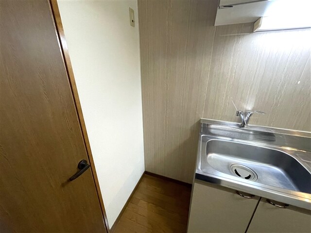 物件内観写真8　(冷蔵庫置場)