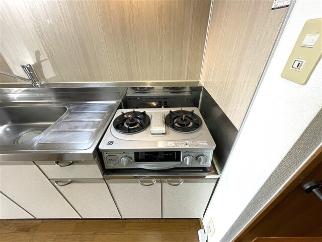 物件内観写真11　(2口コンロ)