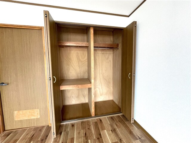 物件内観写真14　(クローゼット)