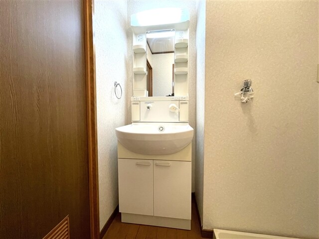 物件内観写真15　(独立洗面台)