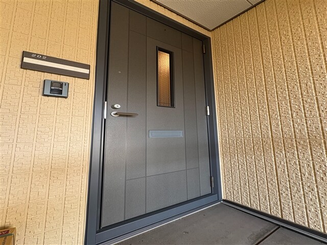 物件内観写真5　(玄関)