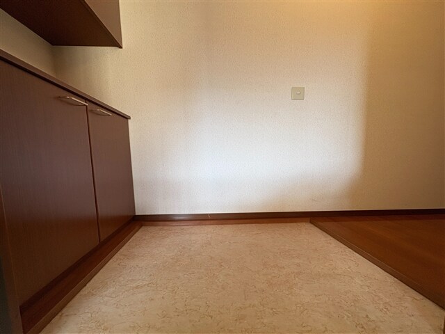 物件内観写真6　(玄関スペース)