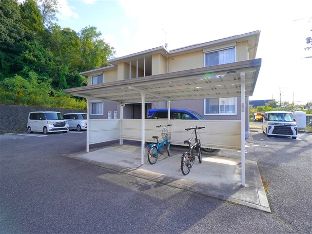 物件外観写真3　(駐輪場)