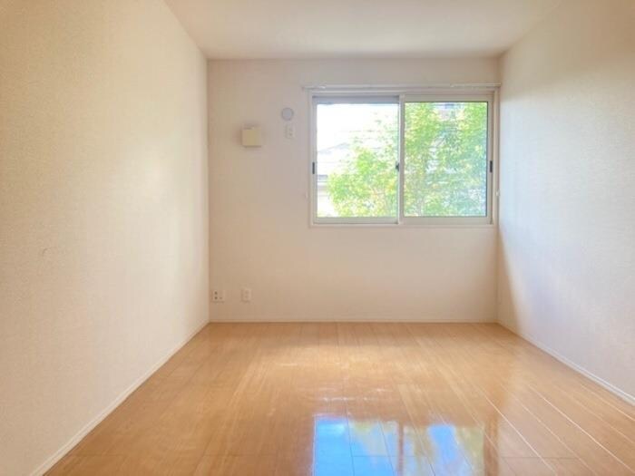 物件内観写真6　(洋室)