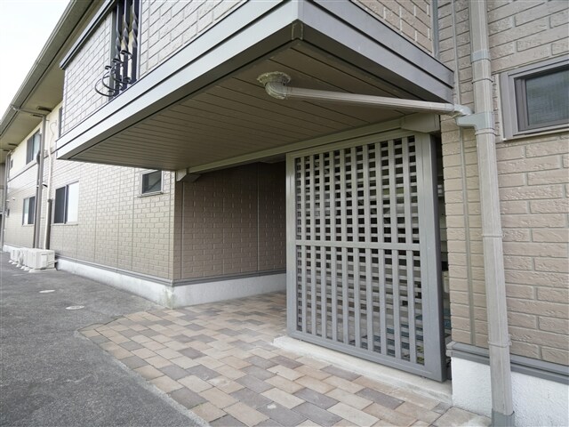 物件外観写真2　(エントランス)