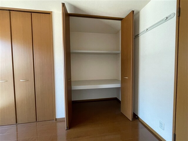 物件内観写真15　(居室1クローゼット)