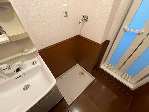 居室(洗濯機置場)