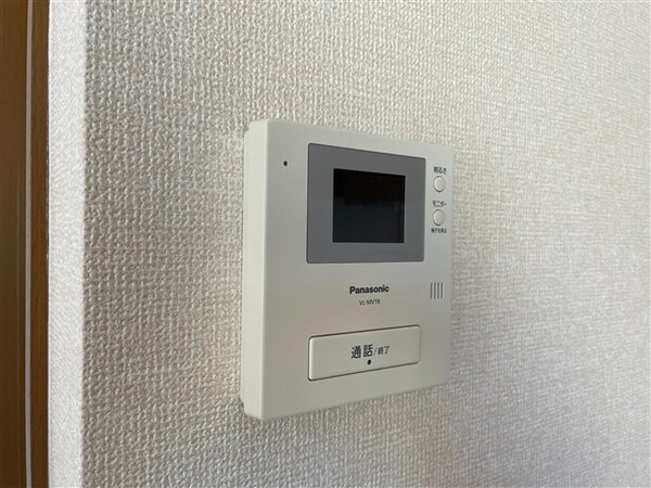 居室(テレビ付モニターホン)