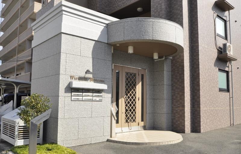 物件外観写真2　(エントランス)