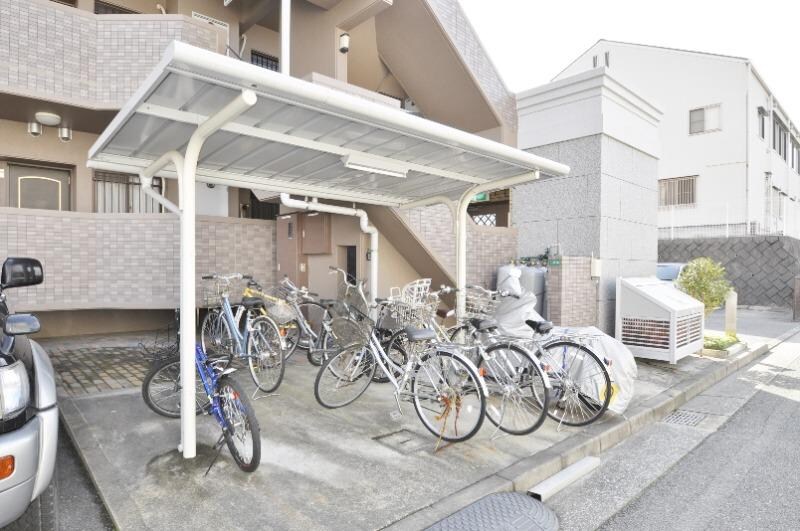 物件外観写真3　(駐輪場)