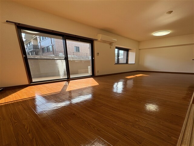 物件内観写真9　(リビング)