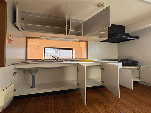 物件内観写真11　(キッチン収納)