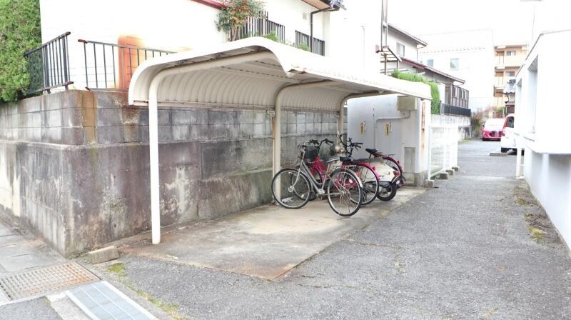 物件外観写真2　(駐輪場)