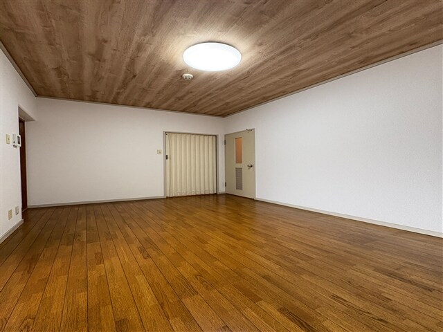 物件内観写真6　(リビングスペース)