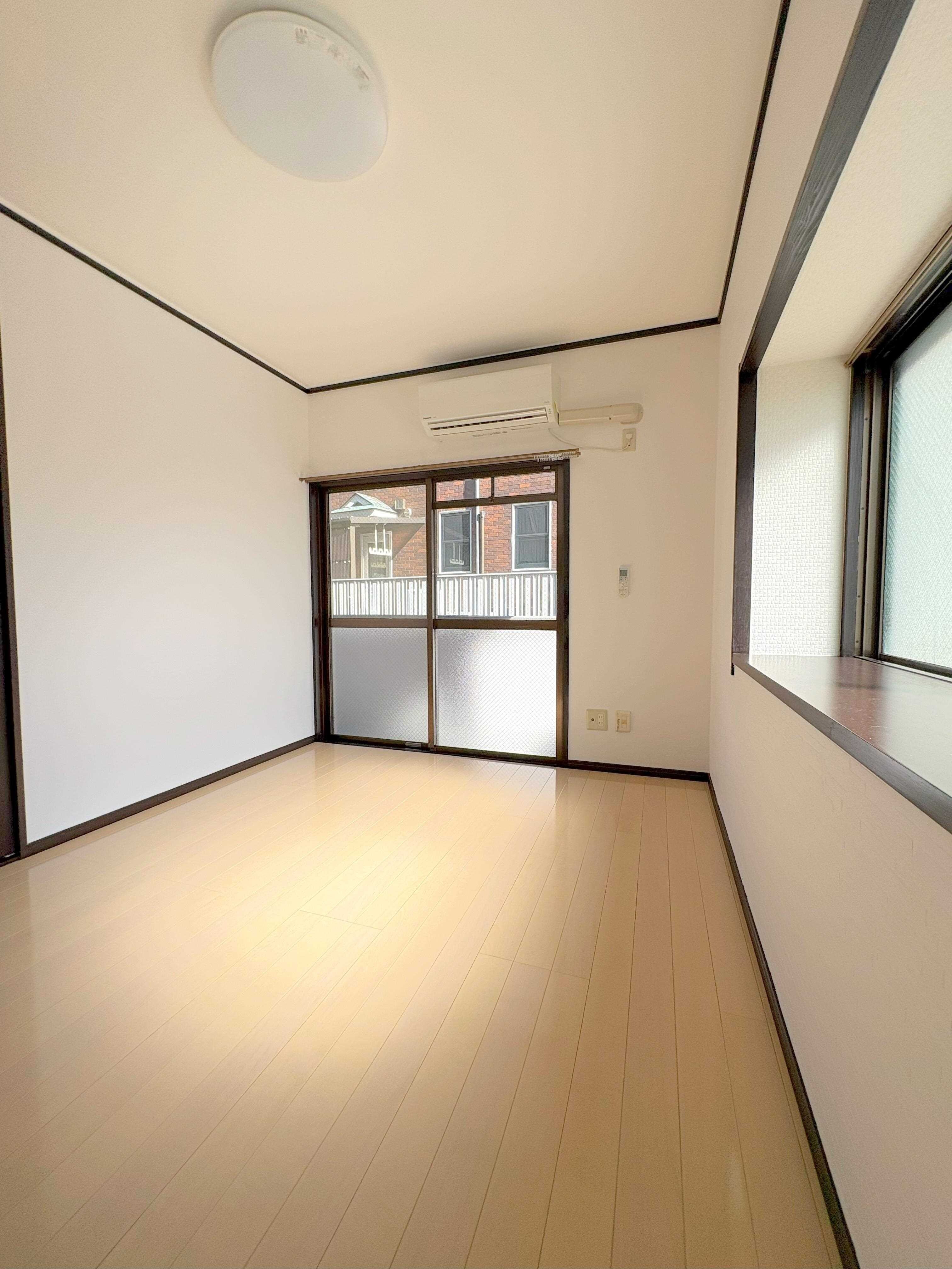 物件内観写真10　(洋室1)