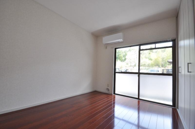 物件内観写真12　(洋室2)