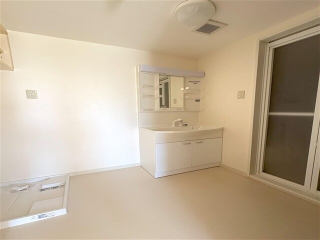 物件内観写真14　(洗面脱衣所)