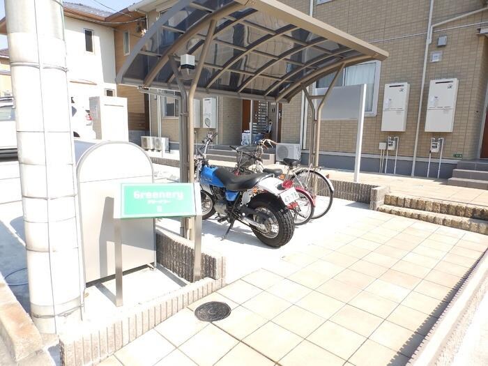 物件外観写真2　(駐輪場)