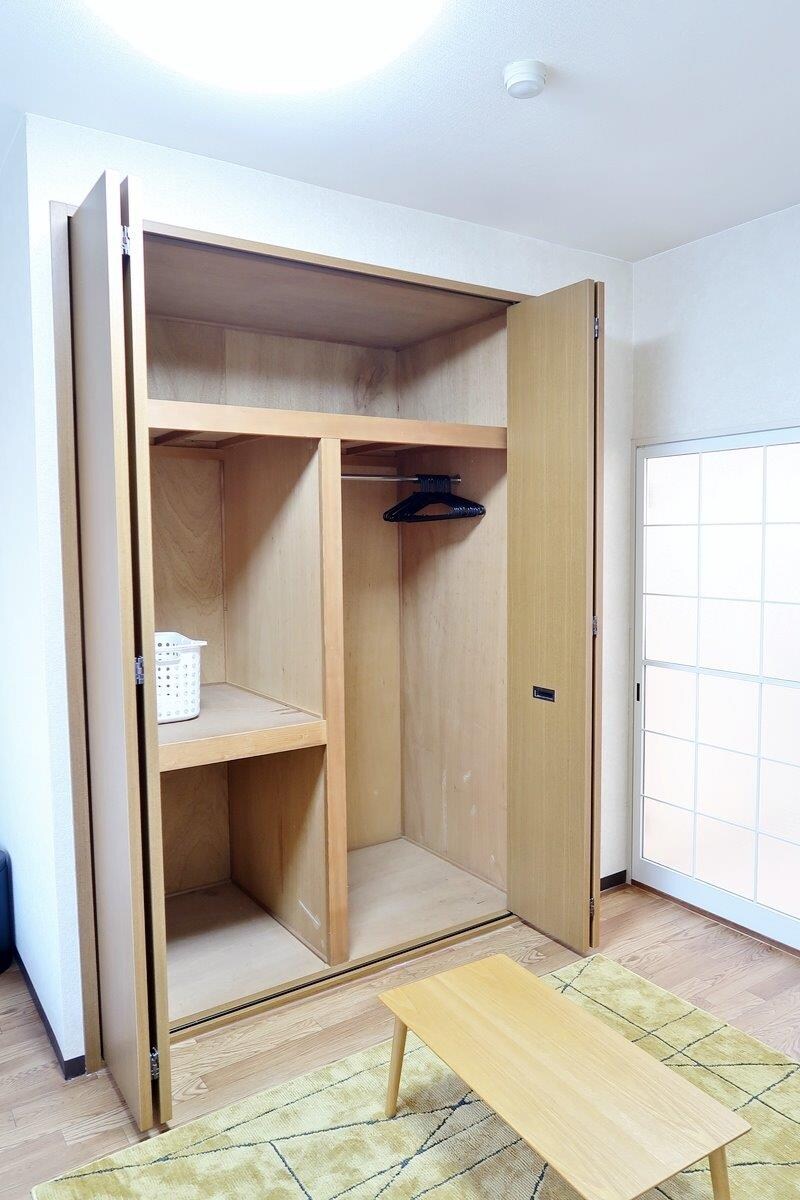 物件内観写真10　(居室収納)