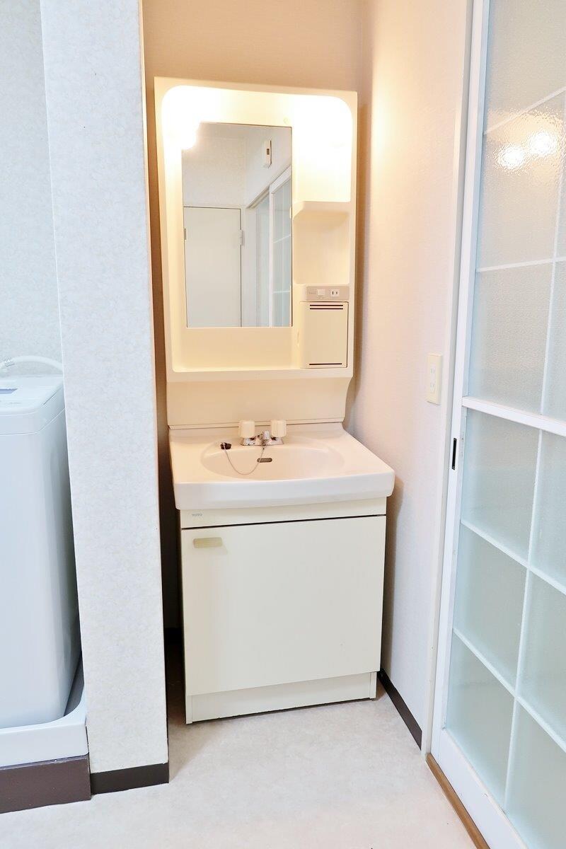 物件内観写真11　(独立洗面台)