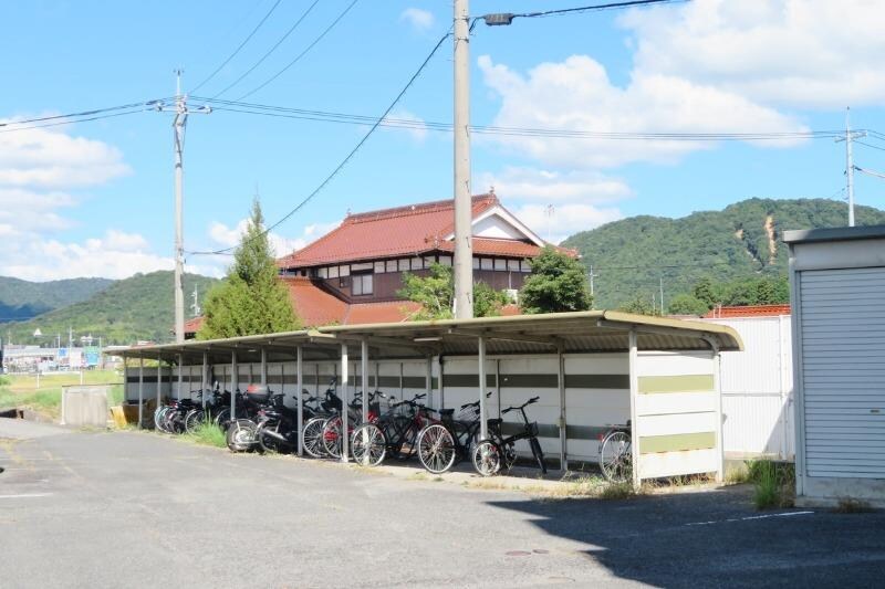 物件外観写真2　(駐輪場)