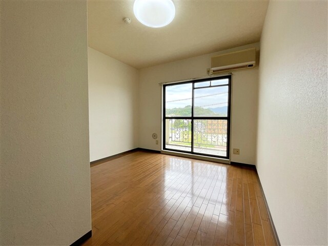 物件内観写真10　(居室)