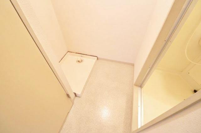 物件内観写真11　(洗濯機置場)