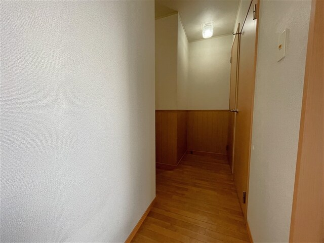 物件内観写真3　(玄関ホール)