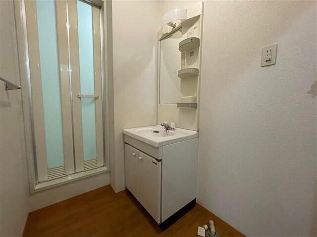 物件内観写真11　(独立洗面台)