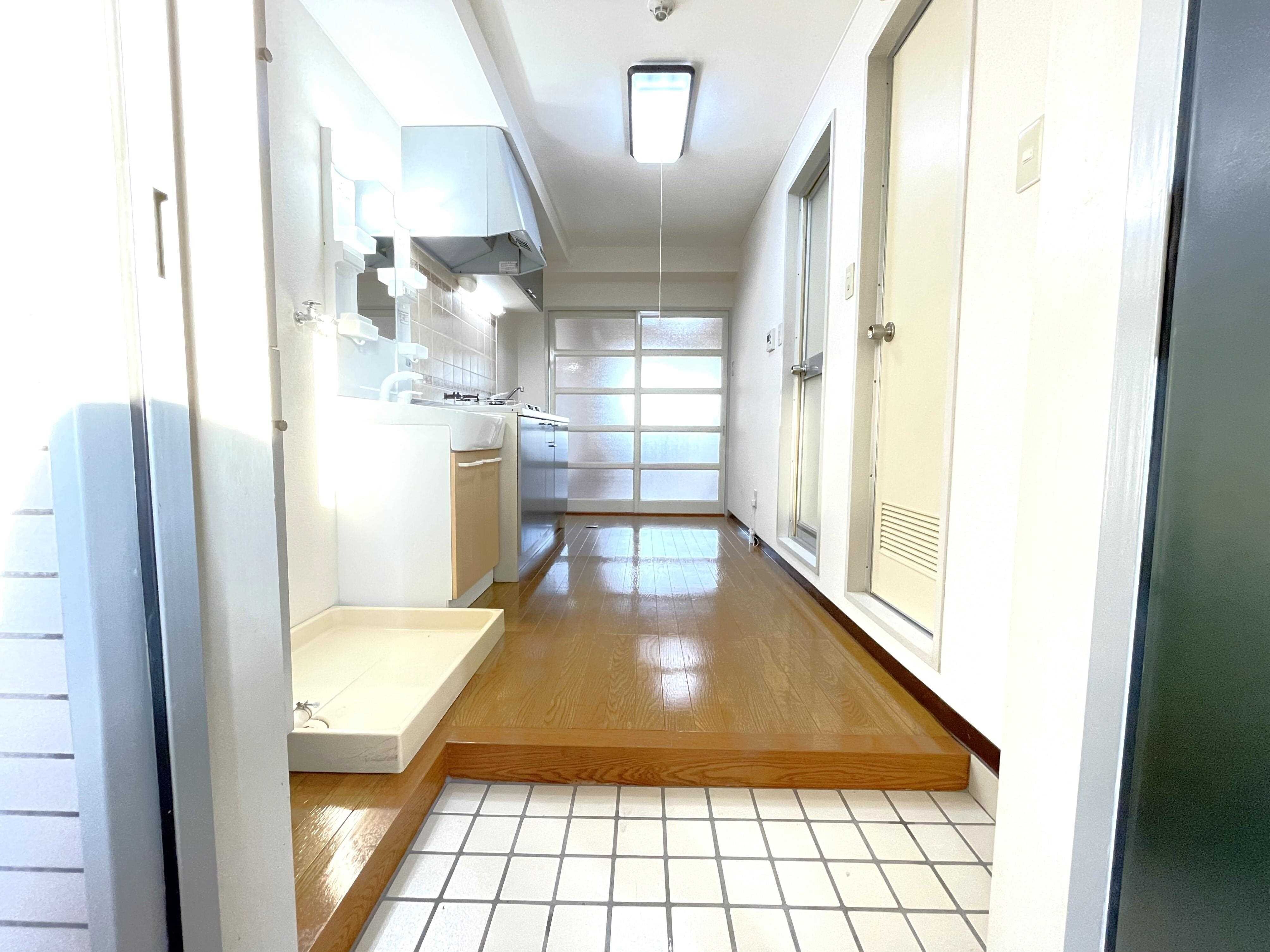 物件内観写真4　(玄関)