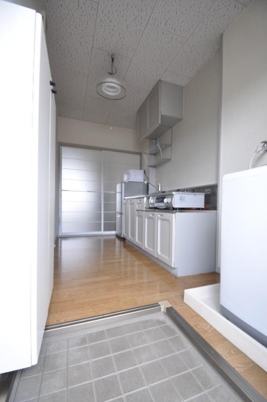 物件内観写真6　(玄関)