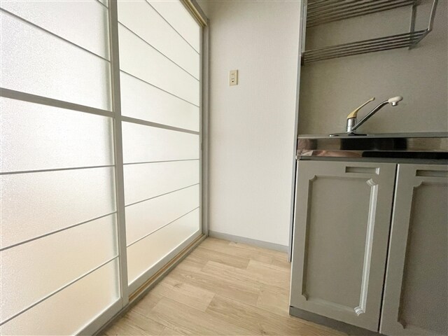 物件内観写真8　(冷蔵庫置場)