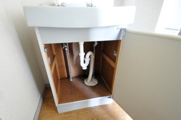 居室(洗面台下収納)