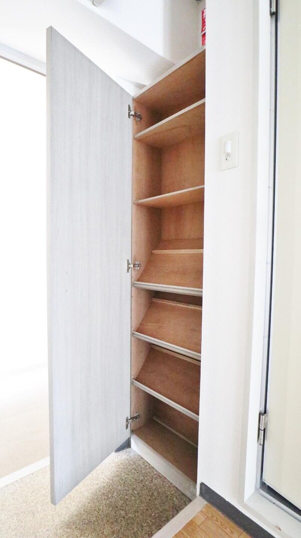 居室(シューズボックス)