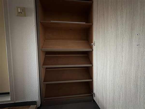 居室(シューズボックス)