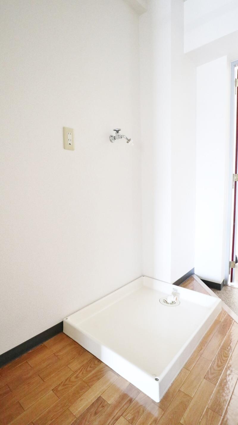 物件内観写真15　(洗濯機置場)