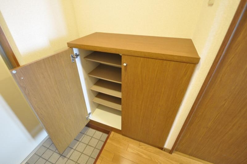 物件内観写真5　(シューズボックス)