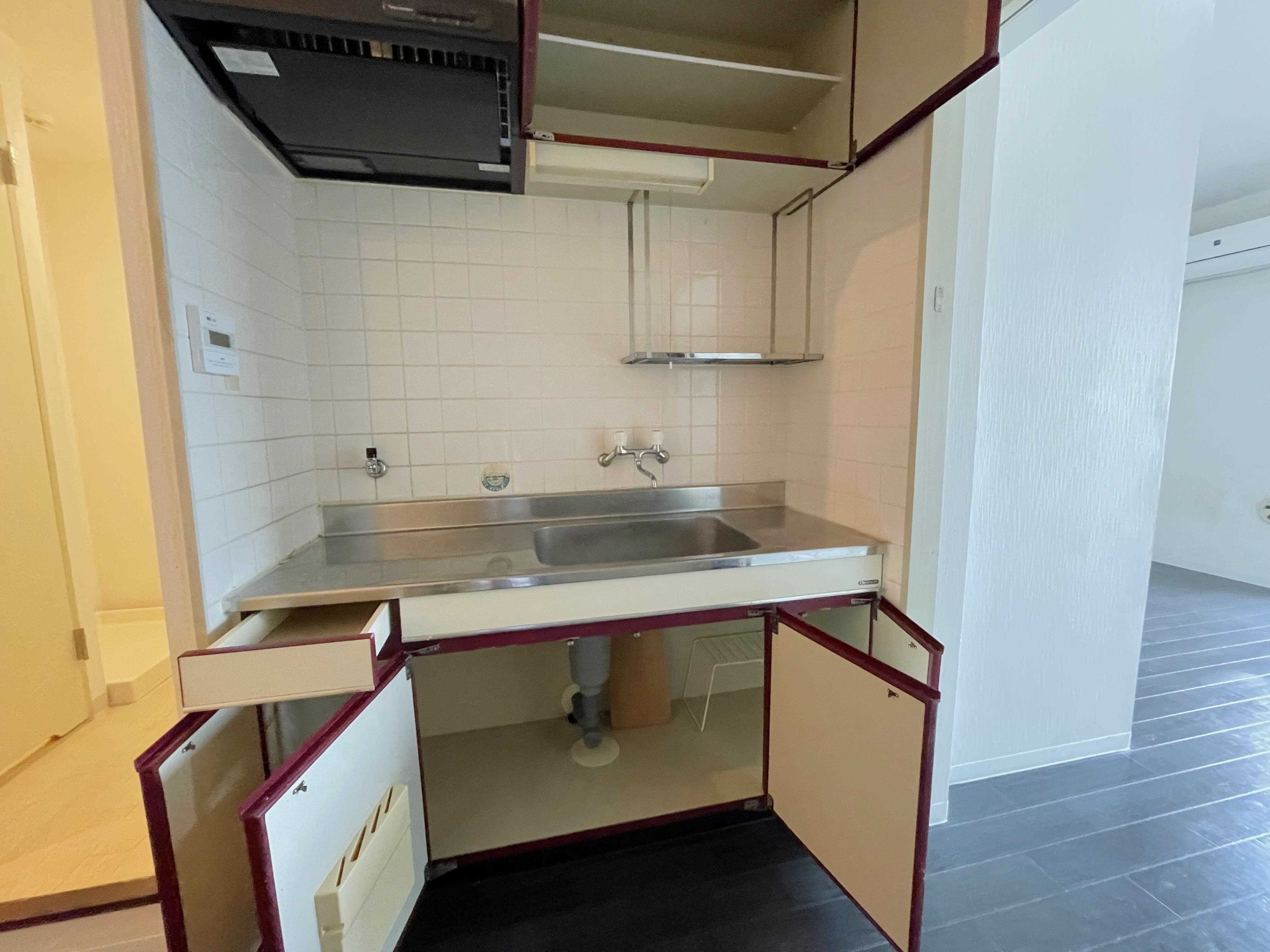 物件内観写真8　(キッチン収納)