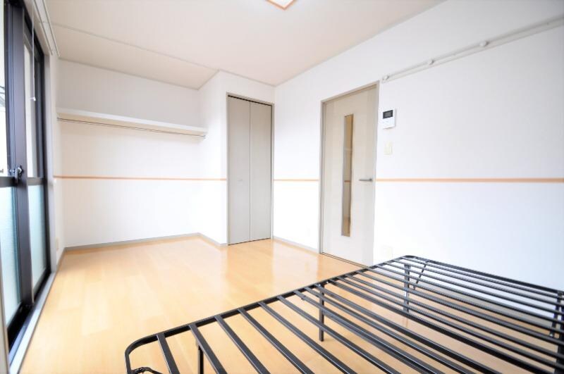 物件内観写真11　(居室（ベッドフレームは付きません）)