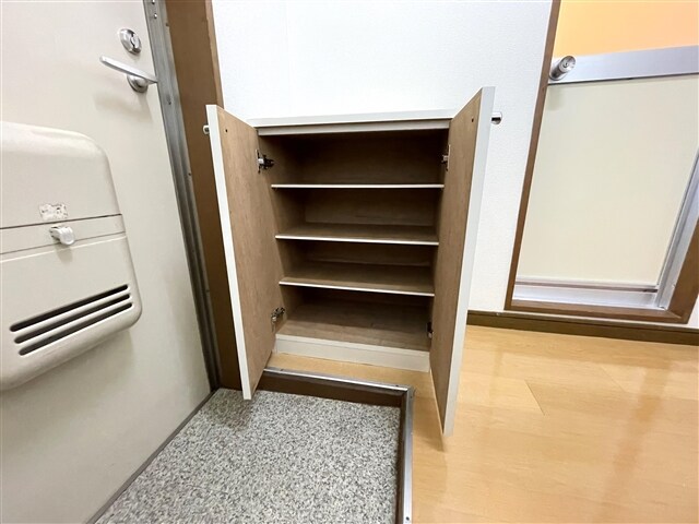 物件内観写真5　(シューズボックス)