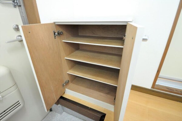 居室(シューズボックス)