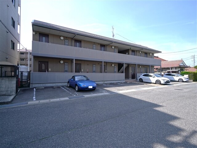 物件外観写真4　(駐車場)