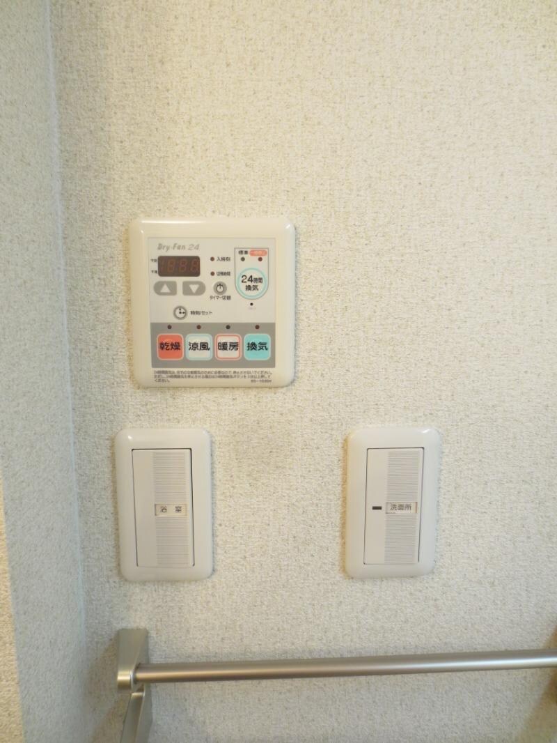 物件内観写真18　(浴室パネル)