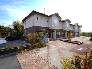 パティオ・ドュ・シャーメゾン　III棟外観写真