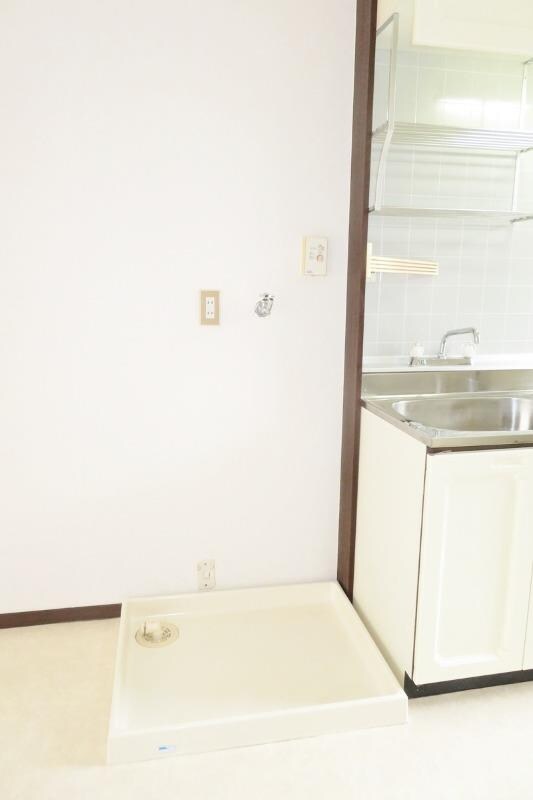 物件内観写真10　(洗濯機置場)