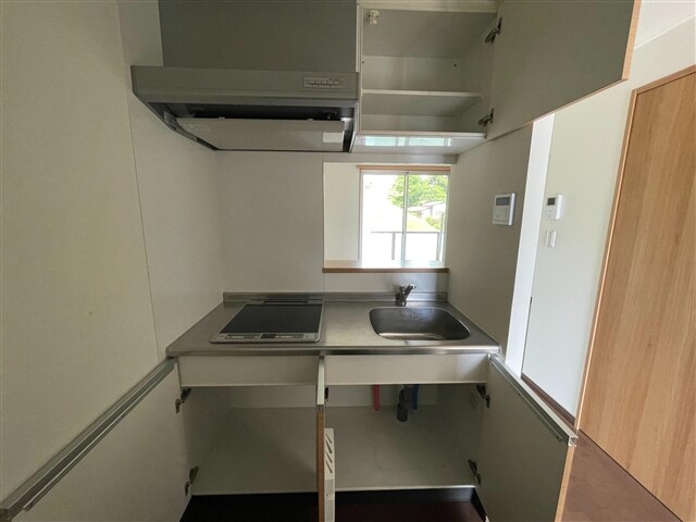 物件内観写真10　(キッチン収納)