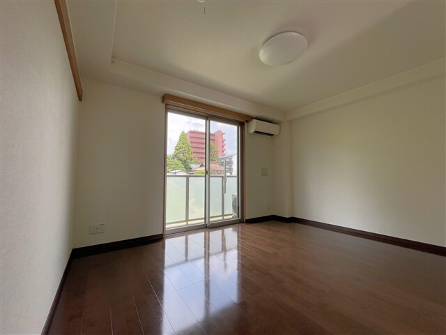 物件内観写真11　(居室)