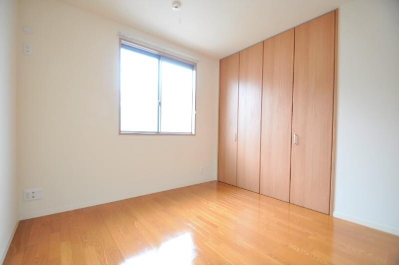 物件内観写真8　(寝室)