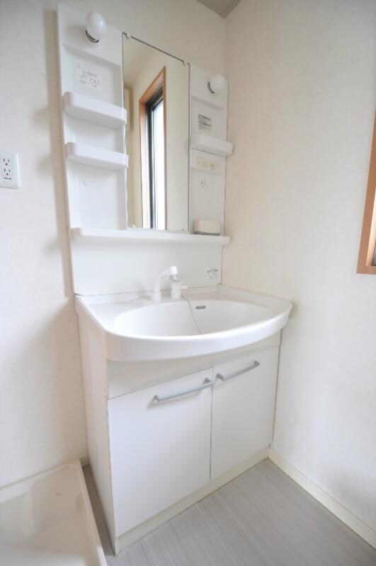 物件内観写真12　(洗面台)