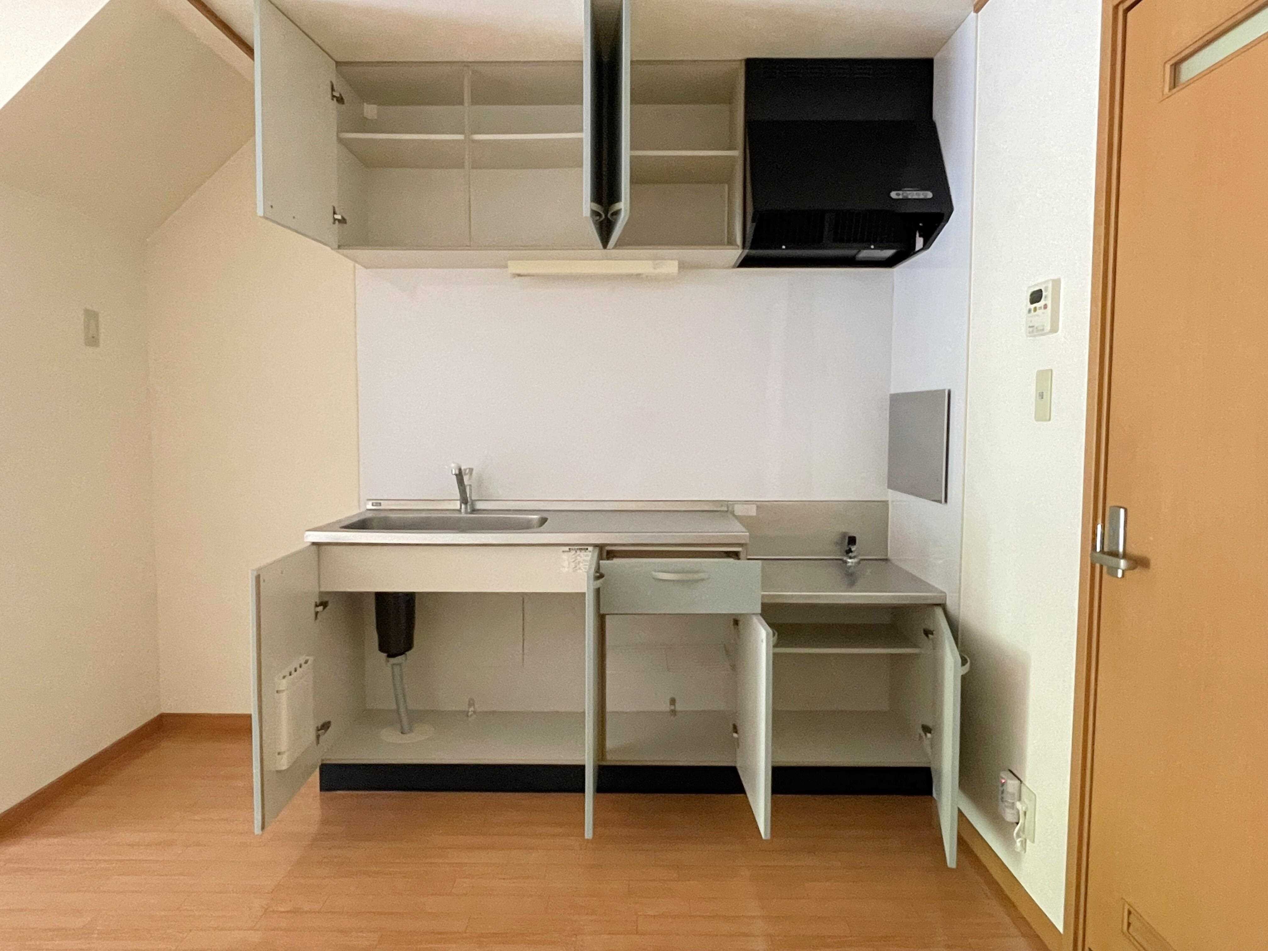 物件内観写真10　(キッチン収納)